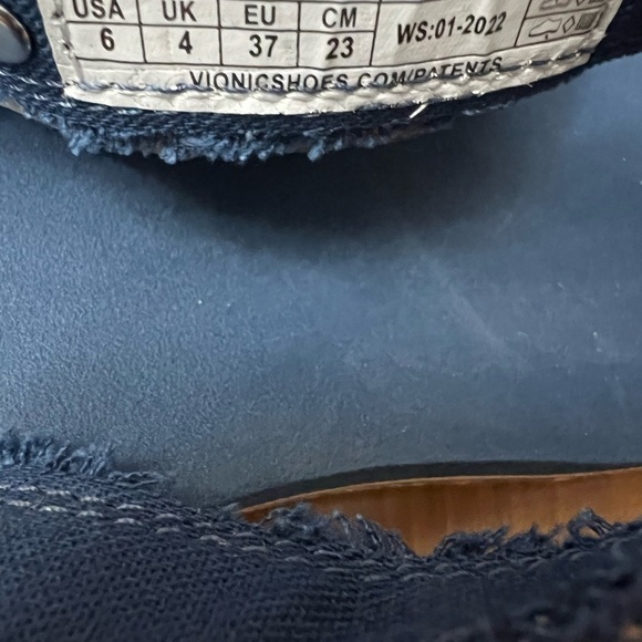 Vionic Beach Unwind Women’s Canvas Slip On Flip Flops in navy size 6 - Picture 4 of 6